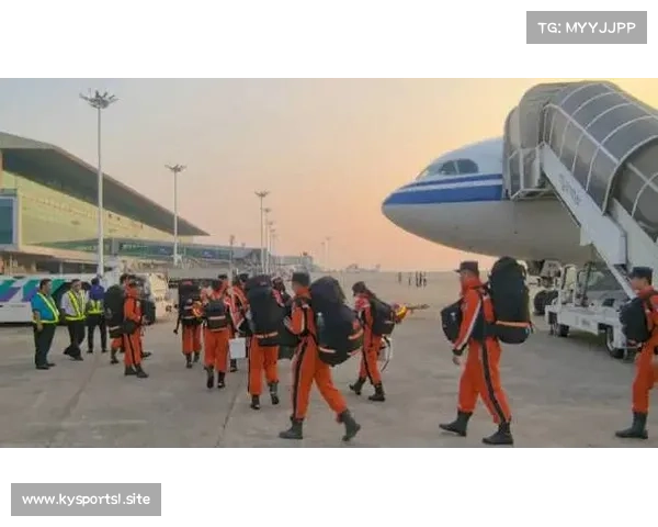 首支广东救援队成功抵达缅甸展开紧急救援行动为灾民送去希望 首支广东救援队成功抵达缅甸展开紧急救援行动为灾民送去希望