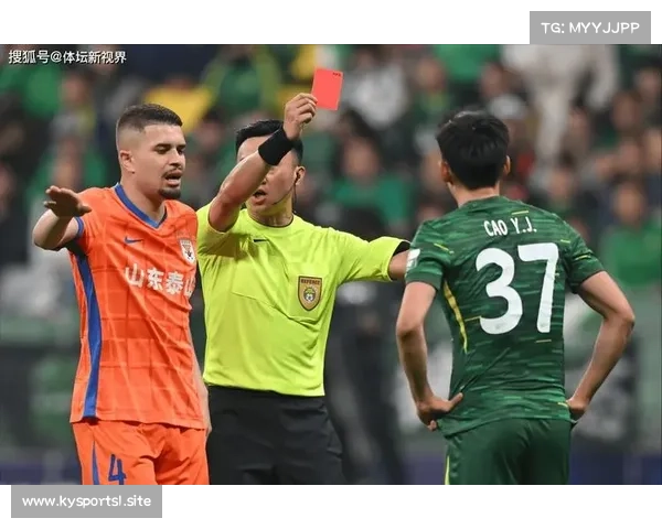 伊布因争议判罚愤怒抗议裁判遭遇红牌惹怒球迷与媒体 伊布因争议判罚愤怒抗议裁判遭遇红牌惹怒球迷与媒体